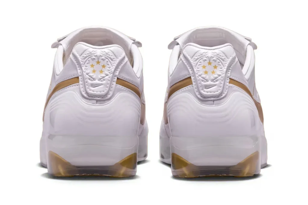 Nike Cryoshot Tiempo Legend R10: Ronaldinho’s Return