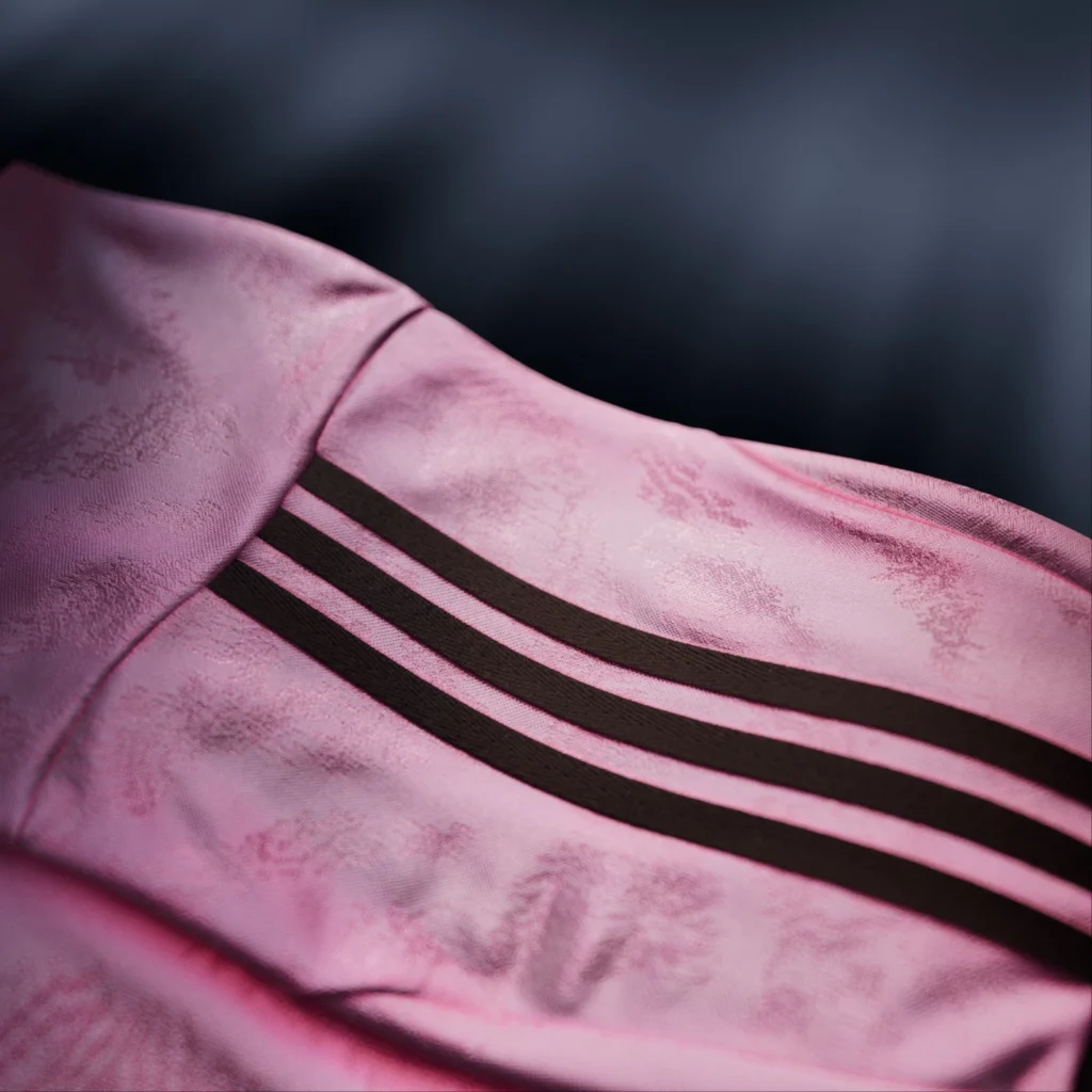 What is the Juventus Trefoil kit