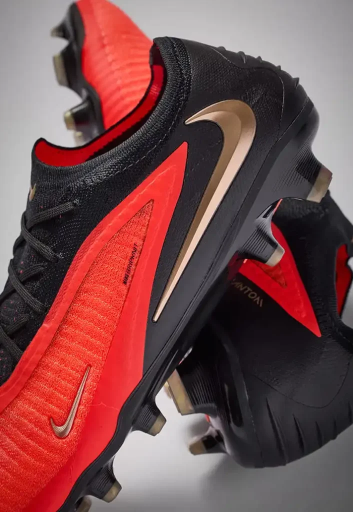 Comparison of the Nike Phantom 6 High and Low cut collars.