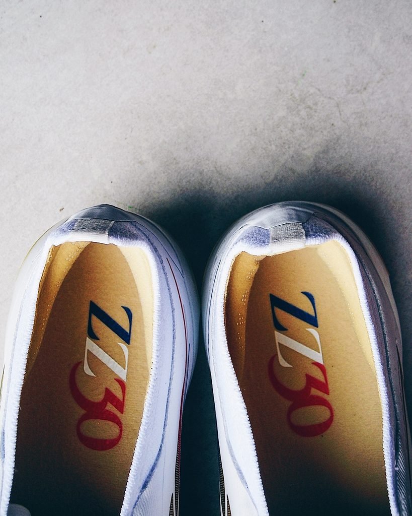 The liquid gold chrome Controlframe split outsole of the Zidane Predator boot.